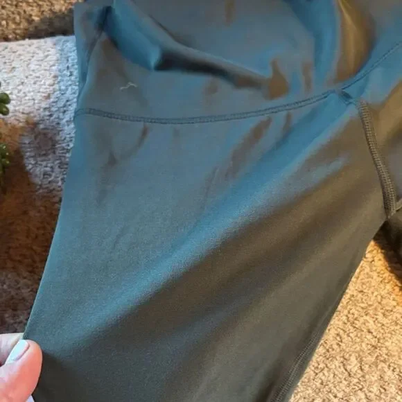 Eastern Mountain Sports Teal Tee and Aerie Leggings for Women - Picture 11 of 11